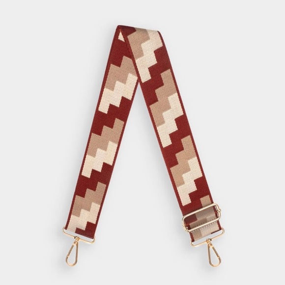 Johnny loves Rosie: Vegan Leather Pebble Logan Bag with abstract print bag strap - Picture 2 of 3